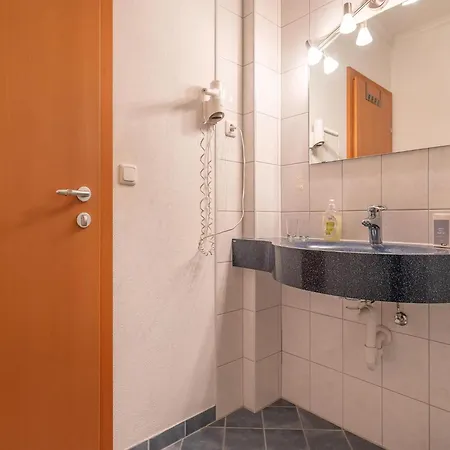 Quiet With Storage Appartement