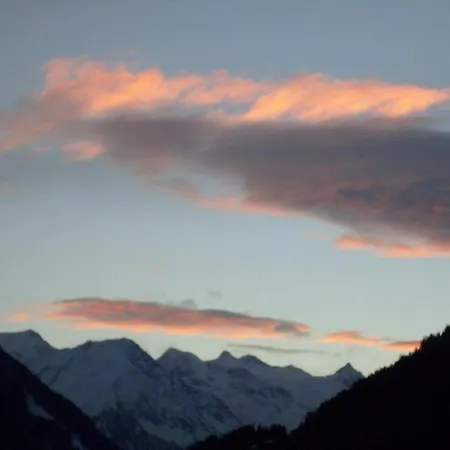 In Neustift Near Lift * Нойштифт-им-Штубайталь