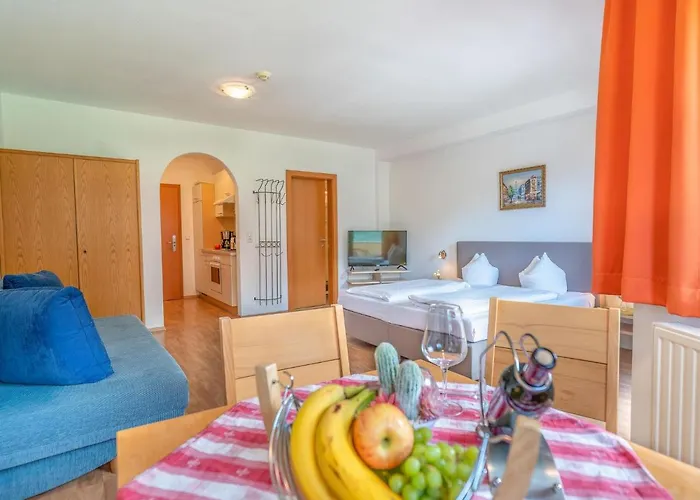 In Neustift Near Lift * Нойштифт-им-Штубайталь